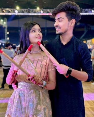 Shabnam Layek Instagram - Garbe Ki Raat Mai 😍🥢❤️ 

📸 :- @anmolkumarptn 

#layekfam #prashulovers #prasvcreation #dusshera #love