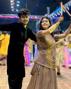 Shabnam Layek Instagram - Dandiya With Pasandida Mard 🥢❤️ 

📸 :- @anmolkumarptn 

#layekfam #prashulovers #prasvcreation