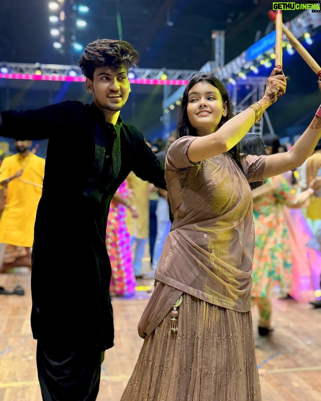 Shabnam Layek - 1.2 Million Likes - Dandiya With Pasandida Mard 🥢❤️ 

📸 :- @anmolkumarptn 

#layekfam #prashulovers #prasvcreation