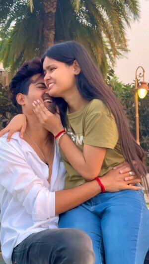 Shabnam Layek Instagram - Kub aayega wo din 🤣🤣🤣#layekfam #prashulovers #prasvcreation #reels #instagramreels