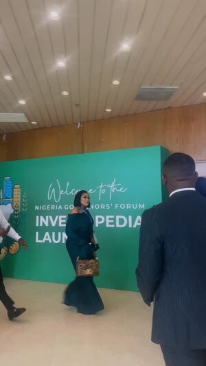 Shaffy Bello Instagram - At the Congress Hall, Transcorp Abuja. Representing @woodhallcapital for The Nigerian Governors Forum launch of “INVESTOPEDIA”
Congratulations to His Excellency Abdulrahman Abdulrazaq and HE, Oluwaseyi Makinde, Chair and Vice Chair of NGF. 
A National Vehicle for Derisked Subnational Investments. 
Thank you @woodhallcapital for the opportunity. 

SHE IS NOT FOR A SEASON. SHE IS FOR A REASON.