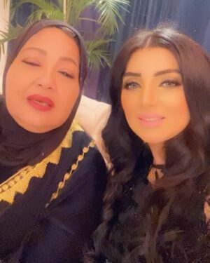 Shahd El Yaseen Instagram - ام سالم الغاليه الفنانة القديرة انتصار الشراح الله يقومج بالسلامة يارب ادعولها ياجماعة الله يقومها بالسلامة