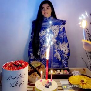 Shahd El Yaseen Instagram - يزهر عام جديد من أعوام عمري ..
فاللهم السلام لروحي وعاماً سعيداً لي ومليئاً بما أتمنى وأحب مع عائلتي ❤️ #يوم ميلادي