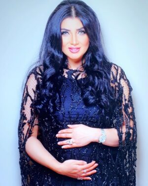 Shahd El Yaseen Instagram - سعيدة جدآ لأني سأصبح ام للمرة الاولى اللهم قر عيني برؤية جنيني سالما معافآ بين احضاني تصوير خالد القطان @photome_photography @khaled_line