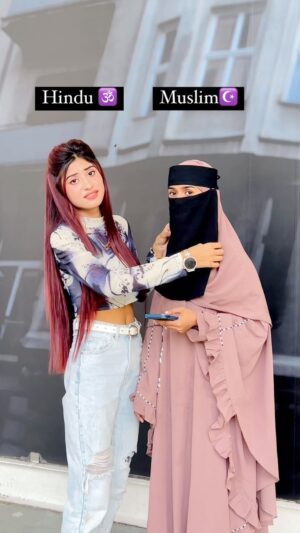 Shahina Ansari Instagram - Jab meri best friend mere liye loyal hai to mujhe frk nhi padhta duniya samaj kya kahegi 🥹🙏🏻
#reels #explore #viral #bestfriendsforever #bestfriends #love #friendship #friendshipgoals