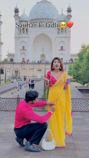 Shahina Ansari Instagram - Baat to bilkul Sach hain😂👍
@little_sahilkhan_007
#reels #explore #viral #love #couplesgoals #lovelife#aurangabad #tajmahal