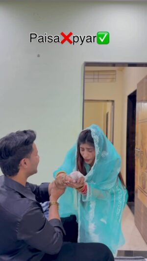 Shahina Ansari Instagram - Wife esi honi chahiye jo paise se jyada importance aapko de
@little_sahilkhan_007
#reels #explore #viral #love #couplegoals