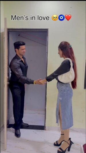 Shahina Ansari Instagram - Men’s in love 🥹🧿❤️
@little_sahilkhan_007
#reels #explore #viral #love #couplesgoals