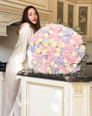 Shahlo Akhmedova Instagram - Flower lover 🤭🩷