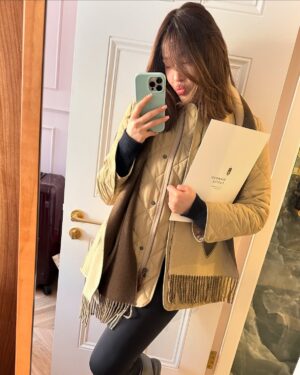 Shahlo Akhmedova Instagram - London is full of surprises 💗