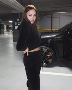Shahlo Akhmedova Most Liked Photos and Posts