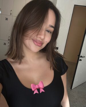 Shahlo Akhmedova Instagram - Простите за самодельный бантик, зато как мило получилось! 🤭🎀🩰