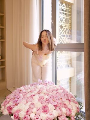 Shahlo Akhmedova Instagram - Blooming, just like me 💕