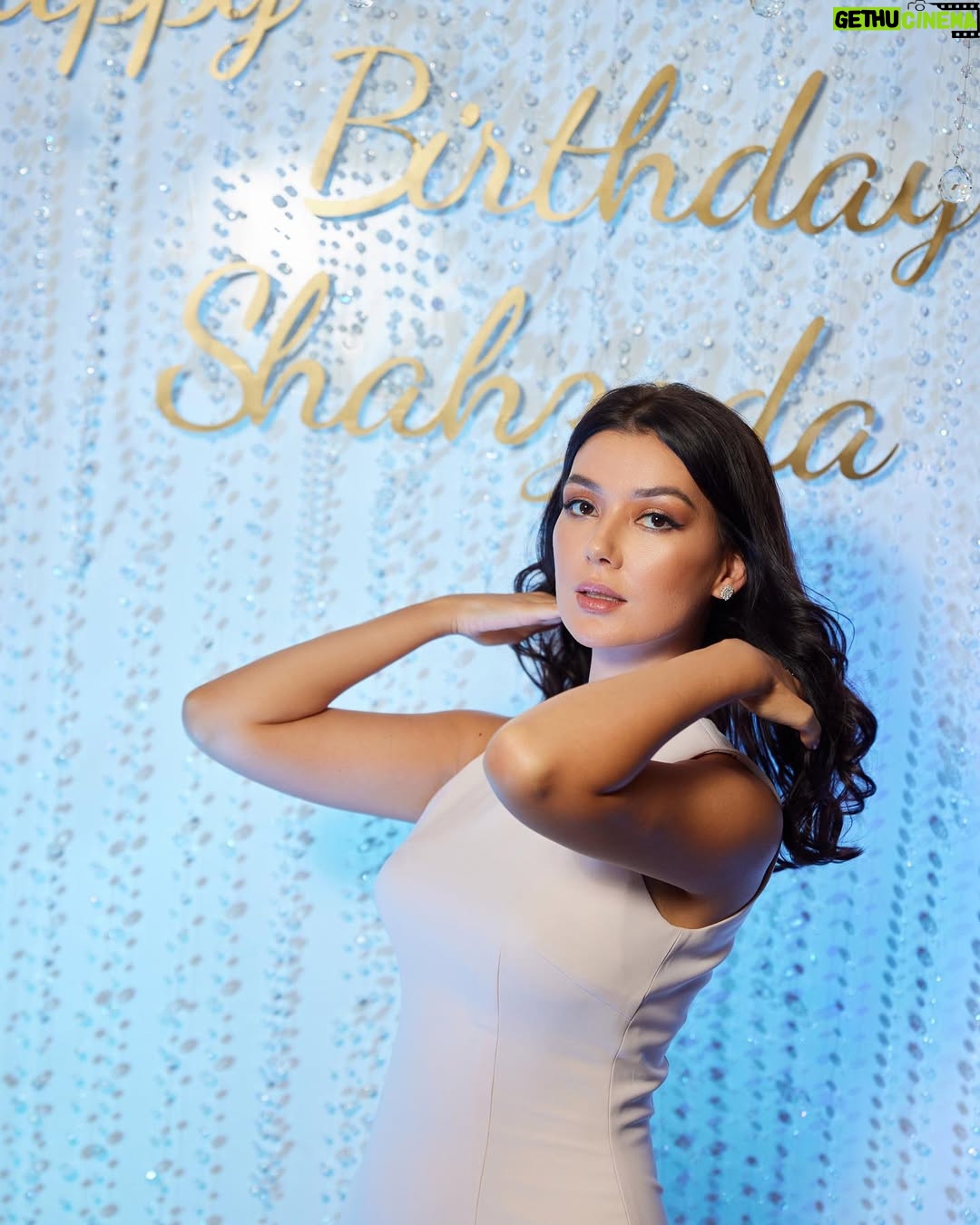 Shahzoda Matchanova - 41.6K Likes - Мои дорогие подписчики! Огромное спасибо за все ваши тёплые слова и пожелания! Пусть в 10кратном размере вернётся вам счастьем и благополучием!💕мне как всегда тепло от внимания 🤩
А ещё, огромная моя благодарность всем девочкам, которые вчера  пришли  меня поздравить! 😘каждую уважаю и люблю! Мне было очень весело и душевно! И я, очень скучала 🤩😍на фотках не все мои гости, будет и вторая часть🤩если лайков много будет🤣шучу, все равно поставлю 🤣
Спасибо моей @dildarislamova 🤩шикарная женщина и профессионал своего дела! Жару то, дали 😂
Благодарю за фотографии и оперативность @mukhiddinalee