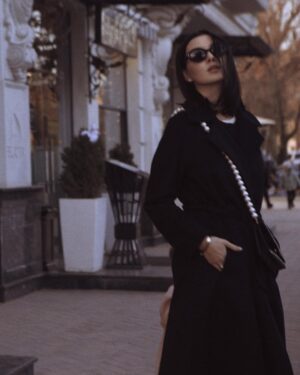 Shahzoda Matchanova Instagram - В последнее время обожаю черный цвет в одежде. К чему бы это, подскажите, психологи🙃про плохое настроение не пишите, у меня оно замечательноееее😀