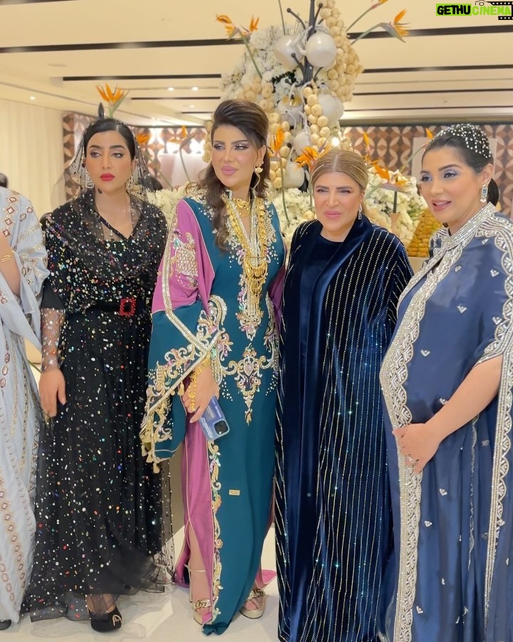 Shaima Ali - 33.7K Likes - استمتعنا اليوم بهالجمعة الحلوة بغبقة ام فجر مشكوره حبيبتي على هالجمعة وتعودونها كل سنه بالصحة والعافيه 💚
@shahdalyasen1 
@elhamalfadalah 
@buthaina_alraisi1