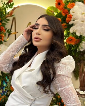 Shaima Ali Instagram - كان يوم جميل شكرا على كل من تعنى 💕
مكياجي وشعري شغل صالوني مس لاونج 💕
@miss__lounge