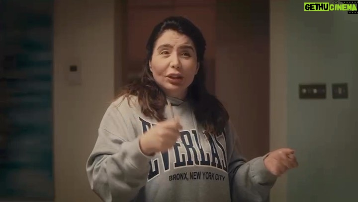 Shaima Ali - 12.9K Likes - انتظرونا بمسلسل #قرة_عينك في شهر رمضان المبارك 
جرعة من الضحك و الدراما و المشاعر والقصص الجميلة مع سيدة الشاشة الخليجية #حياة_الفهد
إنتاج هيئة الإذاعة و التلفزيون في المملكة العربية السعودية SBA
تشاهدون العمل عبر تلفزيون السعودية و تلفزيون دبي و تلفزيون الكويت 
كتابة: علي شمس – إخراج: سعود بو عبيد 
إشراف عام: يوسف الغيث 
توزيع: أكتيف ميديا للإنتاج الفني 
مشاهدة ممتعة ،،