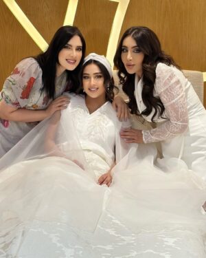 Shaima Ali Instagram - كان يوم جميل شكرا على كل من تعنى 💕
مكياجي وشعري شغل صالوني مس لاونج 💕
@miss__lounge