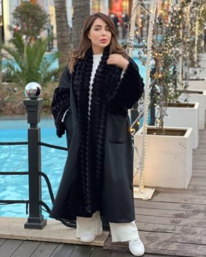 Shaima Ali Instagram - ادري اني مقصره معاكم ربع الانستقرام 💚 اشتقتلكم 💚. البشت البي لابسته من هالاكاونت وايد عندهم اشياء حلوه وغريبه
مريح باللبس ويدفي ويمشي مع كل شي 😍
@moodenesta