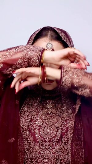 Shaima Ali Instagram - وسوينا الترند الهندي 😍😍😍
مع @shaima_3li81
مكياج @mimo_makeup
تصوير @almesh