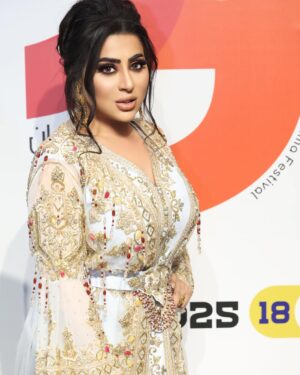 Shaima Sabt Instagram - #الفجيرة_تجمعنا
كواليس من حفل افتتاح #مهرجان_الفجيرة_الدولي_للمونودراما في دورته ١١ المقام في #الفجيرة
تفاصيل اللوك :
القفطان تصميم الرائعة والمبدعة المصممة الاماراتية ريم الجسمي
@reemaljesmi
المكياج خبيرة التجميل الراقية غيداء صالحي
@ghaida_makeup
الشعر الكوافيرة الخطيرة وردة
@warda_hair_style369
تصوير فديو : المصور البحريني محمد بوحسين
تصوير فوتوغرافي: احمد سكاي دايف
@royal.shooots