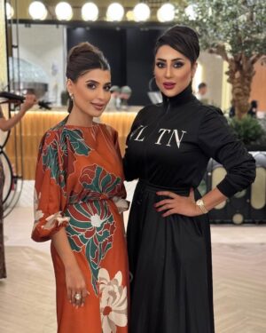 Shaima Sabt Instagram - مطعم دي لينوز الايطالي يجمع بين النكهات الايطاليه الاصليه مع لمسات مبتكرة ليقدم تجربة طعام رائعة راقية تم إطلاقة لاول مرة في الكويت 2018 ويتميز بمشاركة طهاة إيطاليين ونهجه الفريد في تقديم المأكولات
في الافتتاح التجريبي للمطعم الايطالي @delinos_bh في ستي سنتر البحرين
تصوير: @yahya_alawadhi
شعر : @rayankh7