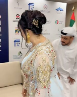 Shaima Sabt Instagram - #الفجيرة_تجمعنا
كواليس من حفل افتتاح #مهرجان_الفجيرة_الدولي_للمونودراما في دورته ١١ المقام في #الفجيرة
تفاصيل اللوك :
القفطان تصميم الرائعة والمبدعة المصممة الاماراتية ريم الجسمي
@reemaljesmi
المكياج خبيرة التجميل الراقية غيداء صالحي
@ghaida_makeup
الشعر الكوافيرة الخطيرة وردة
@warda_hair_style369
تصوير فديو : المصور البحريني محمد بوحسين
تصوير فوتوغرافي: احمد سكاي دايف
@royal.shooots