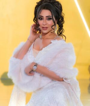 Shaima Sabt Instagram - إذا كنت تريد أن تكون شخصية محبوبة في المجتمع، فيجب أن توافق على أن تتعلم أشياء كثيرة رغم أنّك تعرفها تمام المعرفة