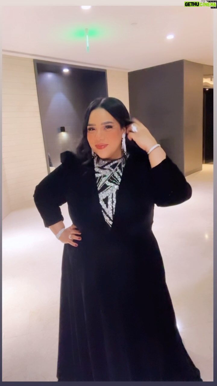 Shaimaa Saif - 126.8K Likes - Amazing night @joyawards.official ❤️❤️❤️❤️❤️❤️❤️Styled by @ziadalsaleh 
Hair @jameela_hairstyle 
Diamond @alfardanjewellery.ksa 
Nails 💅 @spatogoservices