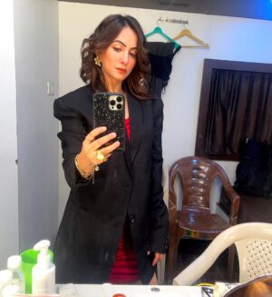 Shalini Mahhall Instagram - This is where the good stuff happens, mess and all 😍☺️
“Life’s imperfections just add to the charm.” 💋✨🎬
#entertainer #shalinimahhall