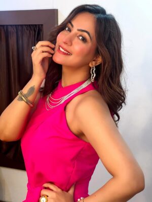 Shalini Mahhall Instagram - This one’s for you !!💘✨
#shalinimahhall #entertainer