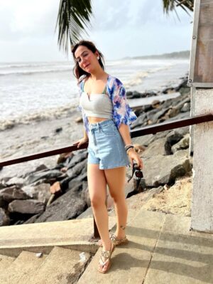 Shalini Mahhall Instagram - Yours truly, but not truly yours !!!! 🦋🌀💙
#photo #igers #bhfyp #love #me #shalinimahhall #entertainer