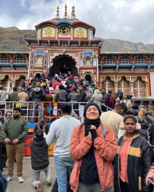 Shalvi Chauhan Instagram - जय बद्रीविशाल🙏♥️
.
.
.
#santan #shreebadreevishal#utrakhand