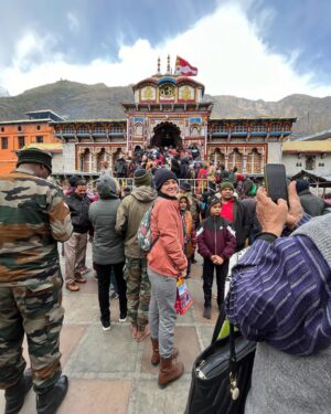 Shalvi Chauhan Instagram - जय बद्रीविशाल🙏♥️
.
.
.
#santan #shreebadreevishal#utrakhand