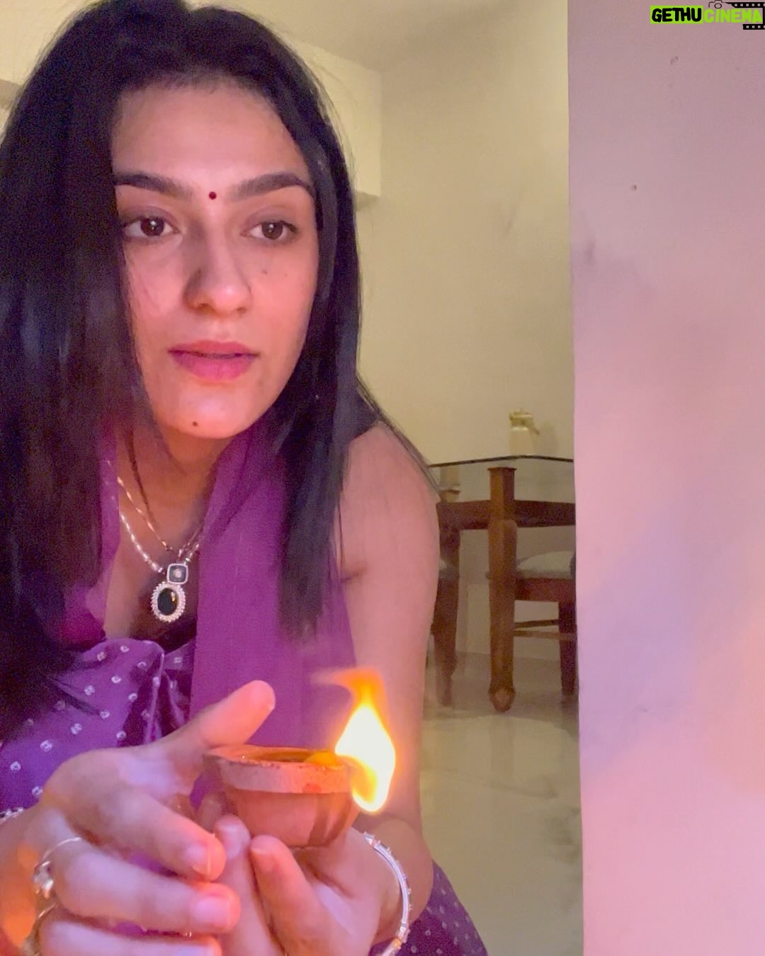 Shalvi Chauhan - 815 Likes - दिवाली की शुभ कामनाएँ🪔♥️