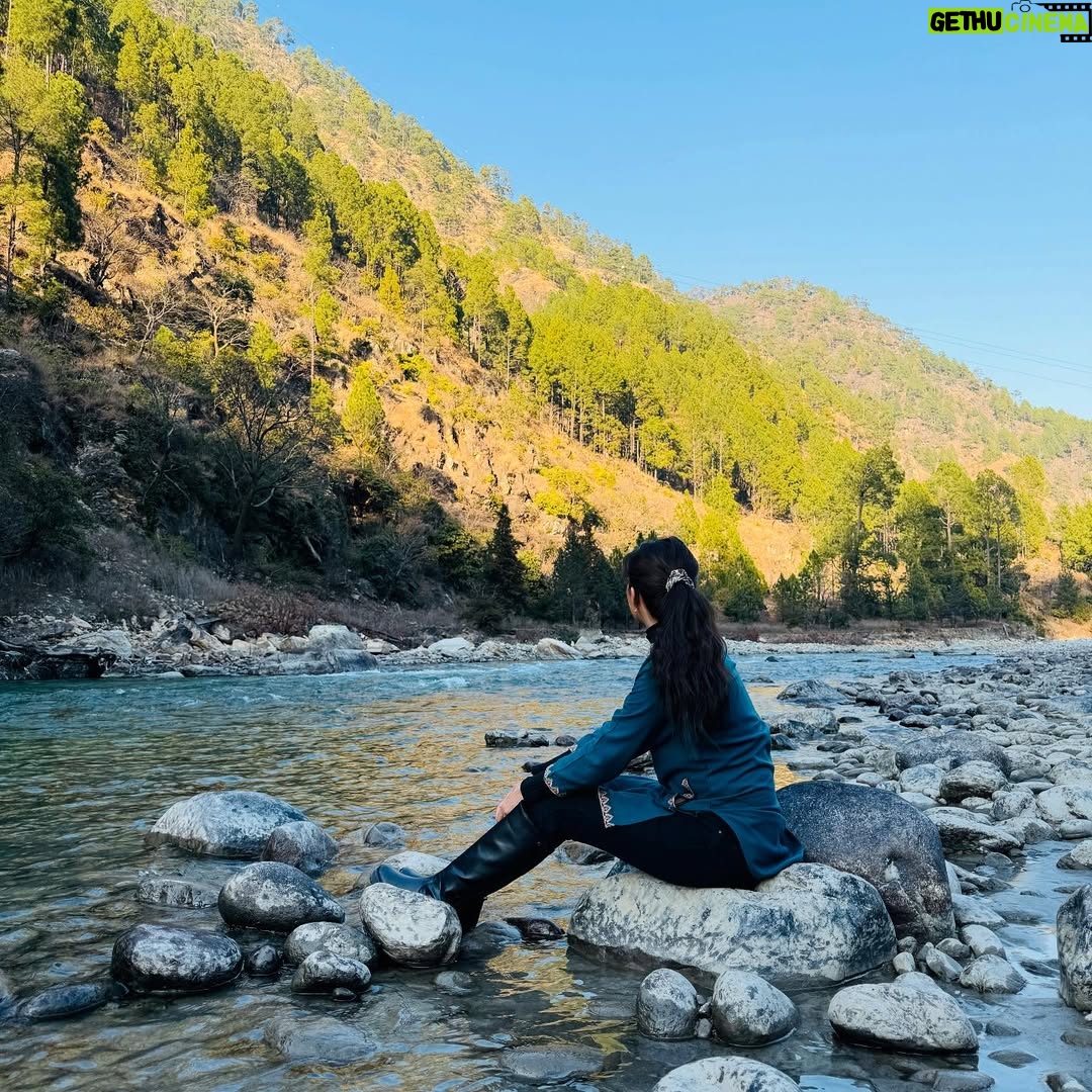 Shalvi Chauhan - 515 Likes - Swipe Right to see My (❤️)
Last video to apne risk par dekhna sab🫣
.
.
#pahad #snow #family