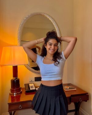 Shalvi Chauhan Instagram - Hey, lovelies! 🌸 What's popping?
.
.
#instagram #post #instafeed