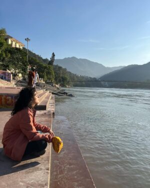 Shalvi Chauhan Instagram - I want to be here 🕊️
.
.
.
#shalvi#rishikesh #ganga