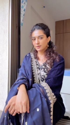 Shalvi Chauhan Instagram - Film : Barkha(1957)
Tadpaoge tadpalo ✨🌸#viral #vintage #trendingreels #trendingsongs #oldisgold #oldsongs #shobhakhote #trendingnow #viral #reelitfeelit #explore