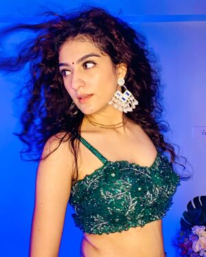 Shalvi Chauhan Instagram - शमा हूँ याद रखना✨
.
.
.
#shalvi #post