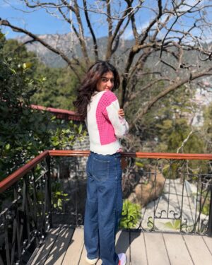 Shalvi Chauhan Instagram - Love affair with Nature❤️🫣
.
.
.
#shalvi#instagood #nenitaal🏔️ #nature