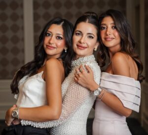 Sham Al Dahabi Instagram - Family is everything 🙌🏻🩵💙 God bless 💙💙
@a.moussaphotography 📸