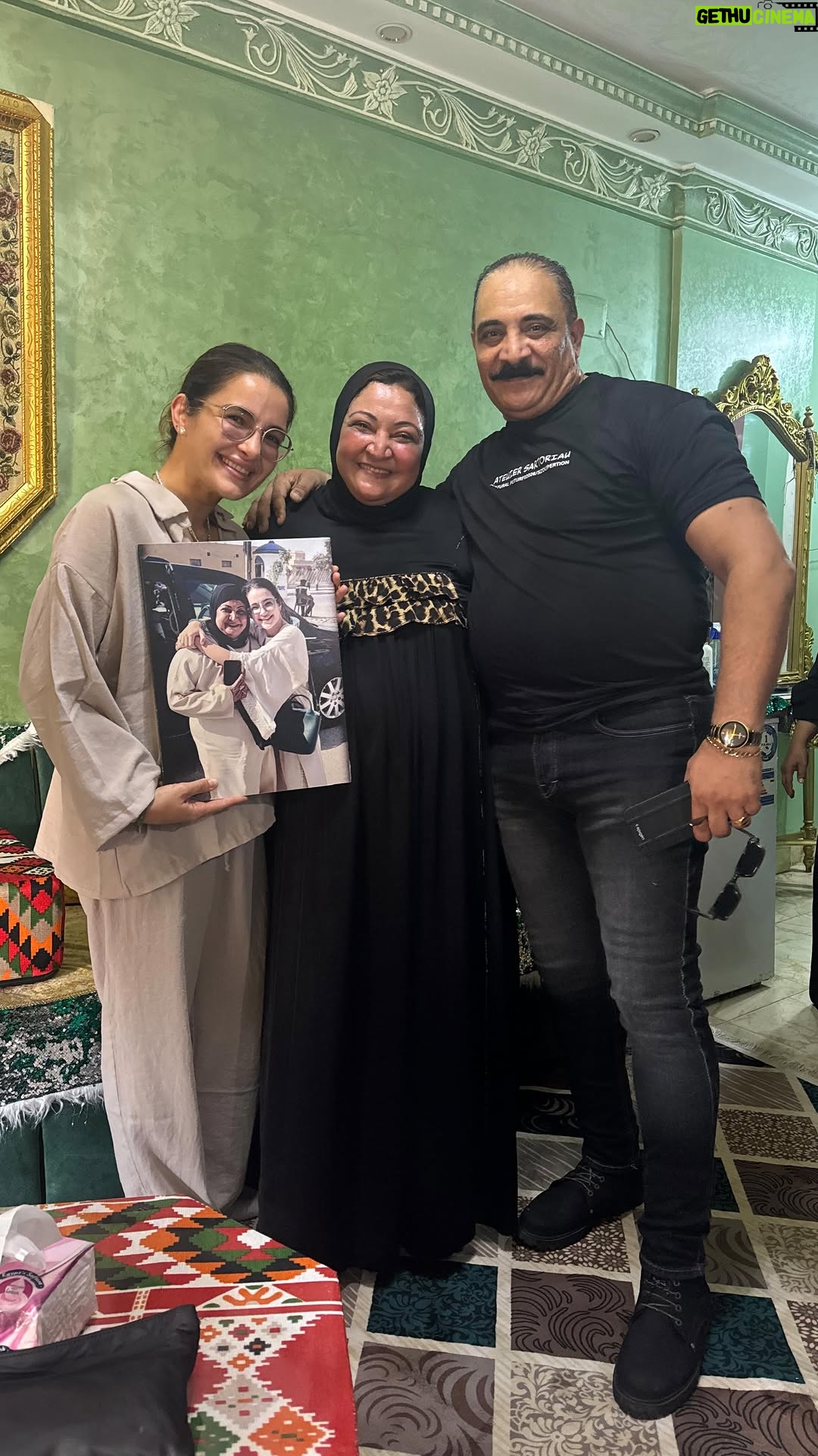 Sham Al Dahabi - 60.6K Likes - ⁨	يوم من الايام الي بحس فيها بالحياة والجمال مع الناس الحلوة الي لسا بيتها مفتوحة لجيرانها وكل الي محتاج… بيت ام عبده وأبو عبده بيت الكرم والبركة ربنا يديم عليكم الروح الحلوة والقلب الحلو والناس الحلوة ❤️❤️❤️ قد الحروف الي بأسامي العاشقين بحبكم ❤️❤️⁩