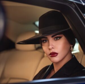 Shams Instagram - "وسلام على من رأى جدار روحك يريد ان ينقض ...... فأقامه ؛ ولم يتخذ عليه أجرا."