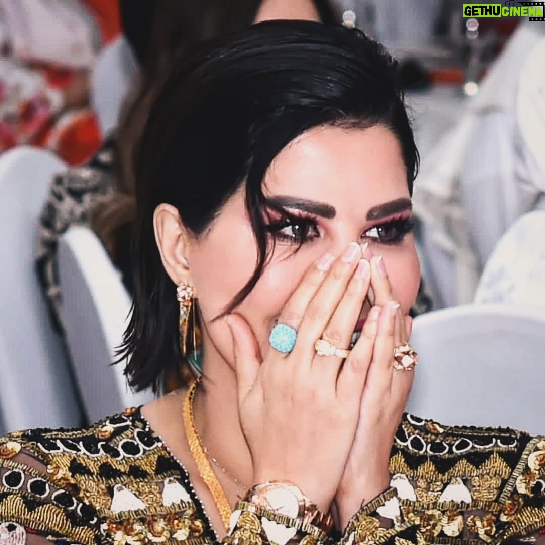 Shams - 23.7K Likes - مااجمل ان يتم تكريمك من بلدك #الكويت_احلى_بلد 💙💙