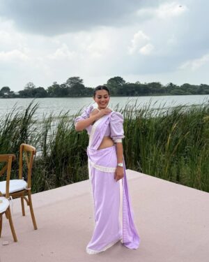 Shanudrie Priyasad Instagram - මම නුඹෙමයි නුඹ මගෙමයි
අපි අපෙමයි හිතින් මවන්🩷
@jbyjinali ✨