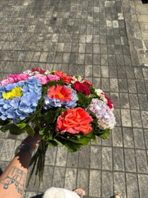 Shanudrie Priyasad Instagram - Birthday dump N’Eliya⛰️
1. Cute surprise from @tathyahills 🫖
2. Flowers I bought myself 💐
3. 28 years, still taking care of me🫀
4. Birthday kisses 👩🏻❤️💋👩🏽
5. Best friend🫶🏻
6. Lunch on me turned into lunch on him 🍽️
7. Cutest bunch from the gardener himself at @tathyahills 🧺
8. 🍻 cus its our first Naadhagama together
9. Kids wondering why they are even here🥲
10. My sweetest lil rascals💞
11. Carried my own birthday cake this time @atasteofheavenlk 🎂
12. The girl who gets flowers everyday, got me flowers on my birthday @kanchanaanuradhi 🫂
13. Mandatory rose bunch🙈
14. Never missing out on the midnight surprise 🥹