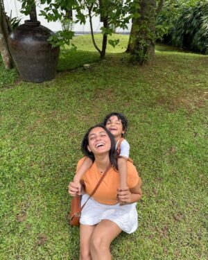Shanudrie Priyasad Instagram - Just 2 happy gals in a deep conversation 🧡
Slow evenings | niece | day offs | best friends | twinning