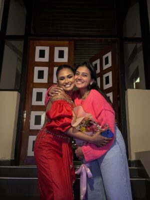 Shanudrie Priyasad Instagram - Birthday dump N’Eliya⛰️
1. Cute surprise from @tathyahills 🫖
2. Flowers I bought myself 💐
3. 28 years, still taking care of me🫀
4. Birthday kisses 👩🏻❤️💋👩🏽
5. Best friend🫶🏻
6. Lunch on me turned into lunch on him 🍽️
7. Cutest bunch from the gardener himself at @tathyahills 🧺
8. 🍻 cus its our first Naadhagama together
9. Kids wondering why they are even here🥲
10. My sweetest lil rascals💞
11. Carried my own birthday cake this time @atasteofheavenlk 🎂
12. The girl who gets flowers everyday, got me flowers on my birthday @kanchanaanuradhi 🫂
13. Mandatory rose bunch🙈
14. Never missing out on the midnight surprise 🥹
